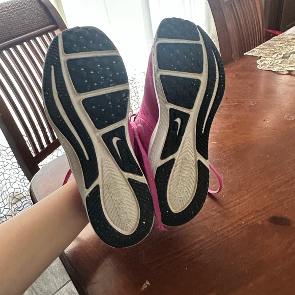 Purple/Pink Nike Running Shoes - Picture 7 of 10